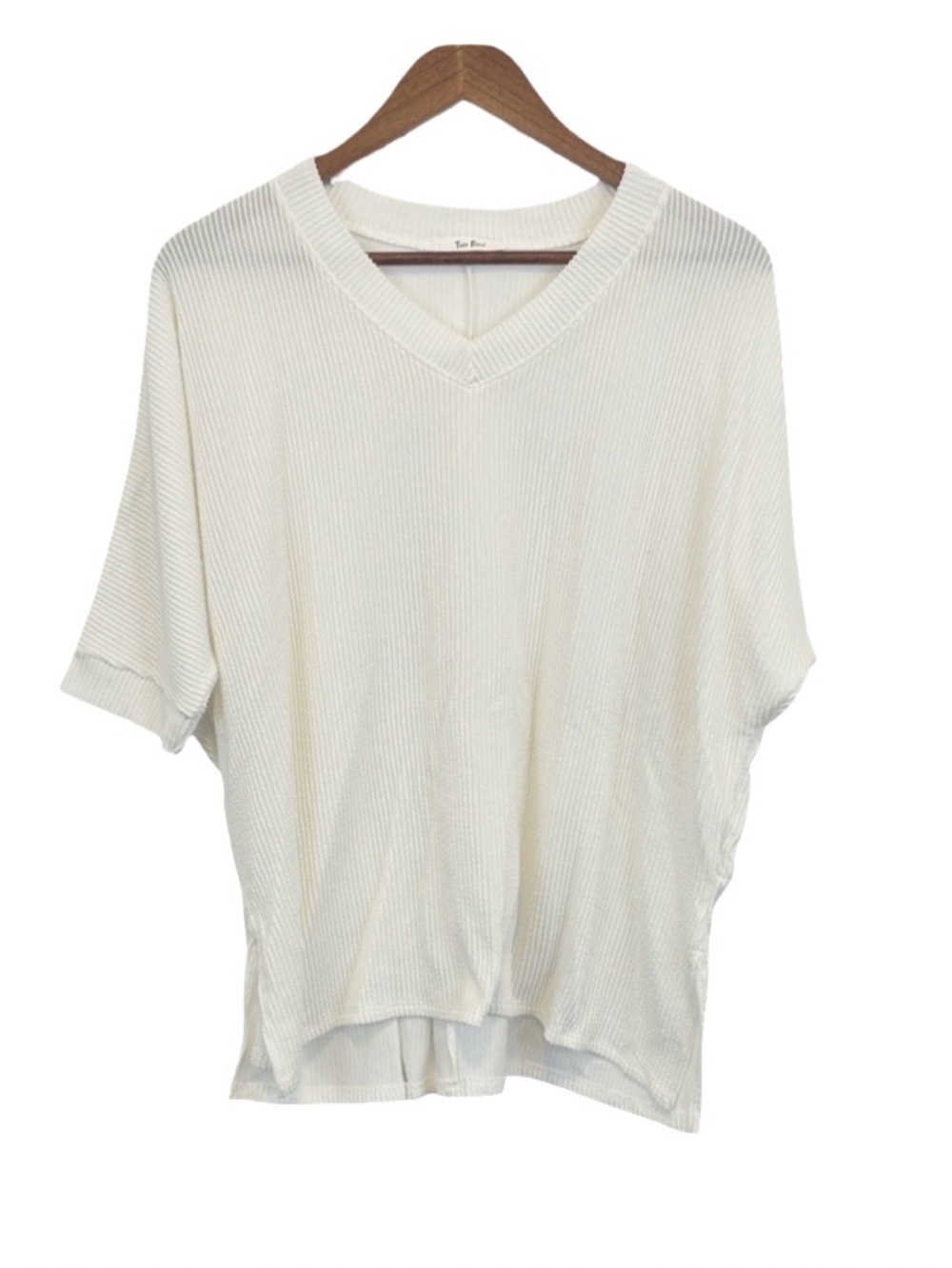 Tres Bien Cream Short Sleeve V-Neck Top